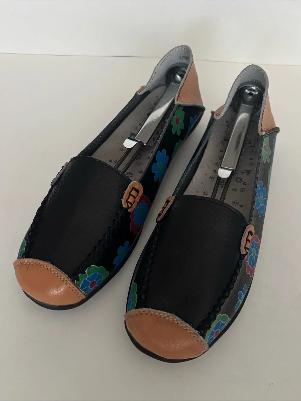 N/A black leather